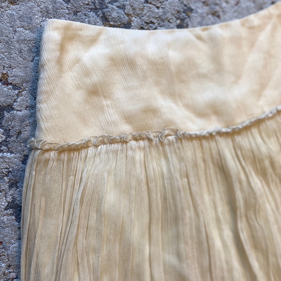 SOLD Vintage 100% Silk Elegant Cream Pleated Skirt By Vera Cristina - Picture 2 of 5